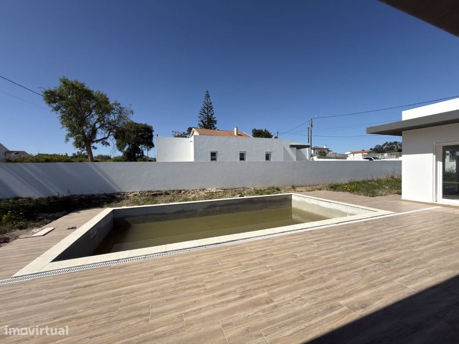 Moradias T3 Térreas com Piscina e Amplos Espaços Exteriores - Coto,...