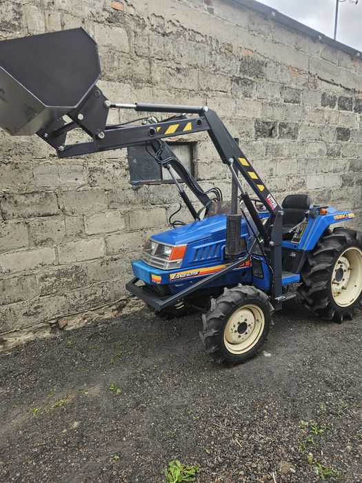 Iseki TU240 4x4 wspomaganie z turem mini traktorek japoński ogrodniczy yanmar kubota mitsubishi hinomoto hako