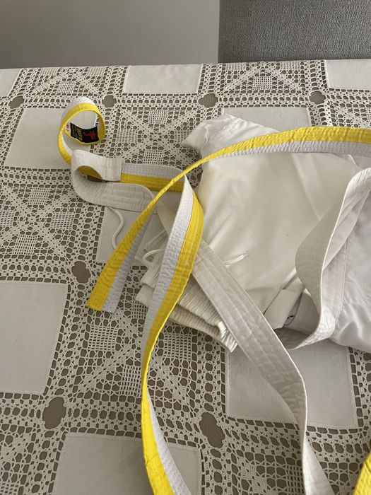 Fato judo 5-7 anos cinturao branco, branco e amarelo