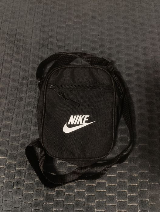 Сумка Nike Heritage S smit