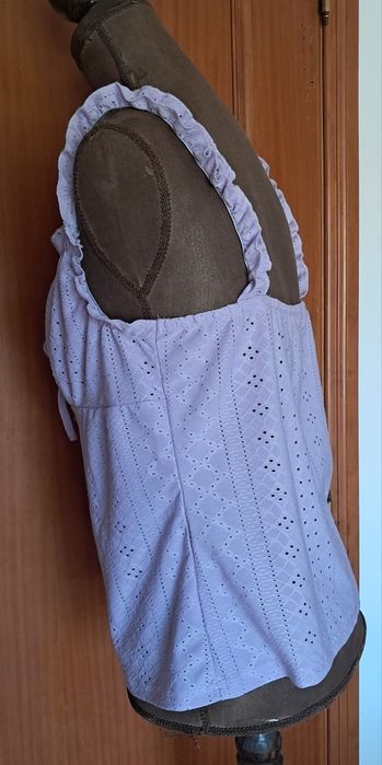 Top / Blusa Lilás Romântica em Broderie (Alças com Folho e Laço) - Tam. XL