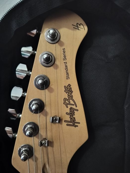 Guitarra elétrica Harley Benton Standard  Series HSS+ mala+suportes