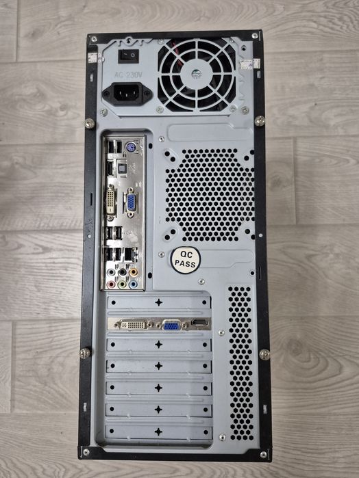 Корпус ПК та все що в ньому