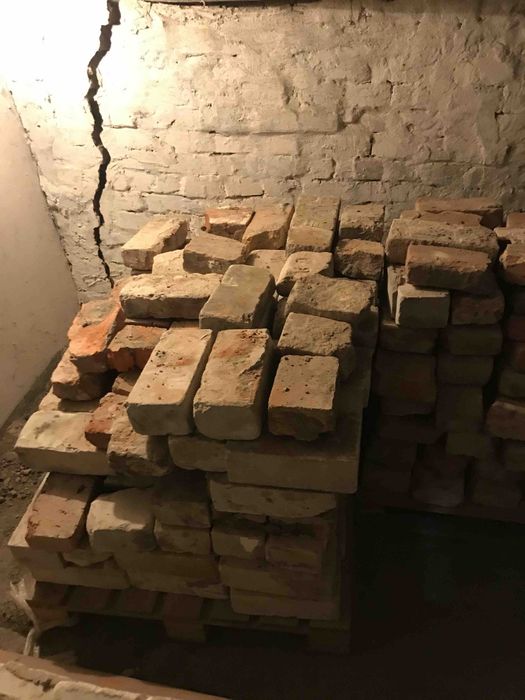 Продам кирпич бу силикатный и красный чищеный