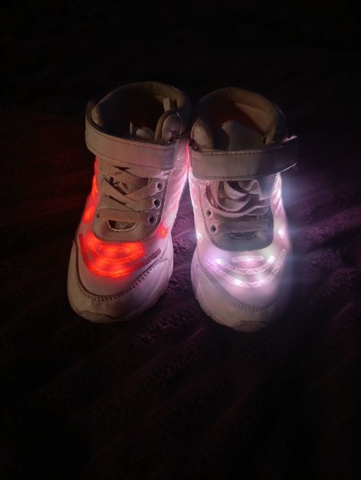 Різні Снікерси,кросівки,хайтопи