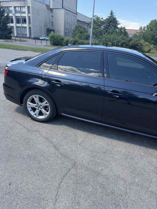 Продам автомобіль Audi A4 2018