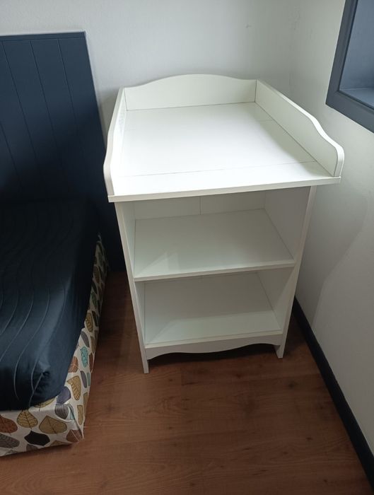 Quarto de bebé com pouco uso