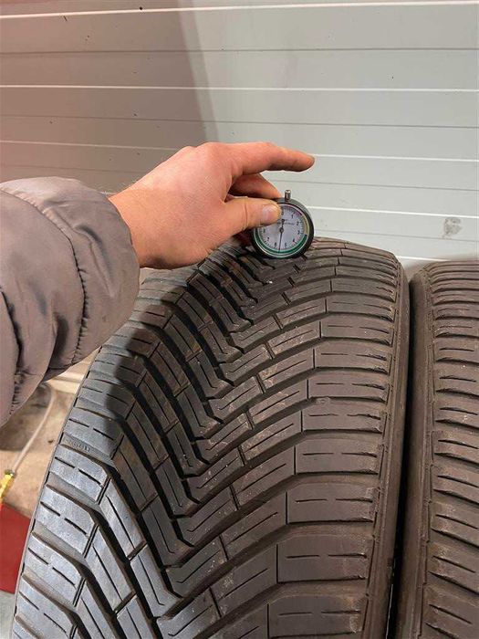 225 40 R18 XL Continental All Season Contact  92V 5,5mm