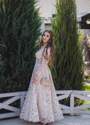 Випускна пишна сукня