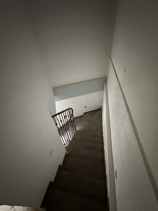 Продаж комерційного приміщення 85 метрів (1поверх+цоколь) центр міста