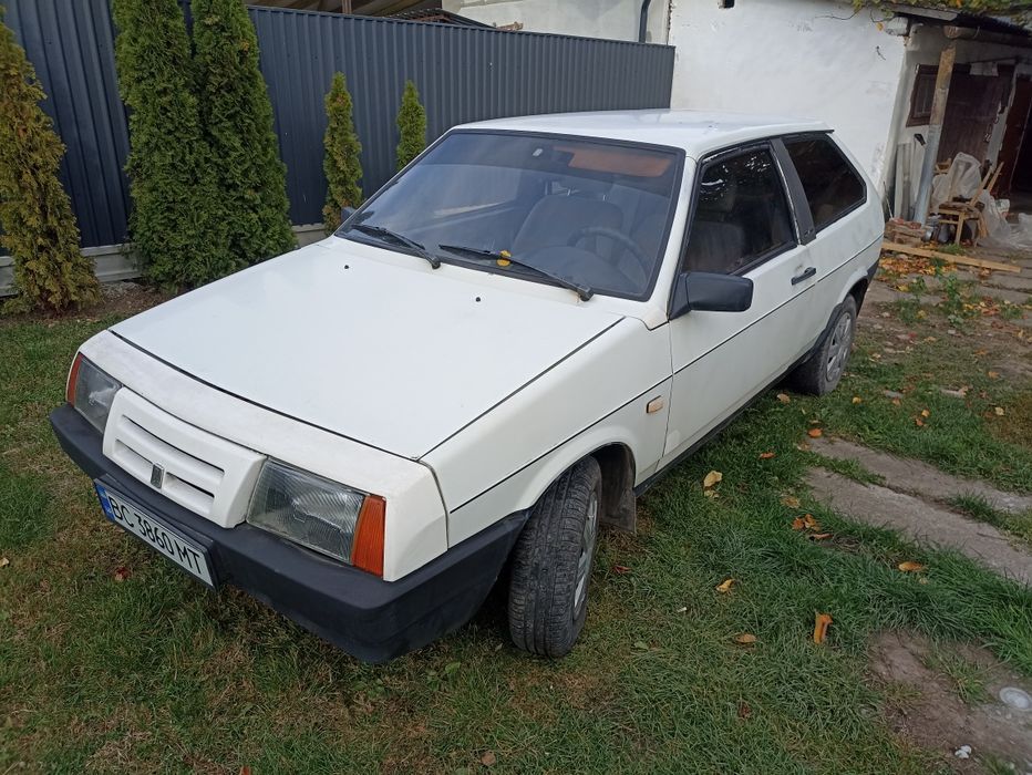 автомобіль ваз 2108