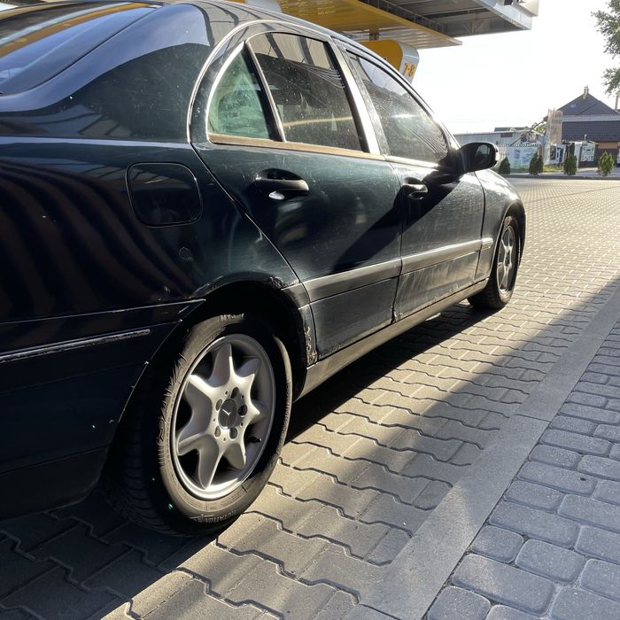 Продам mercedes W203 C180