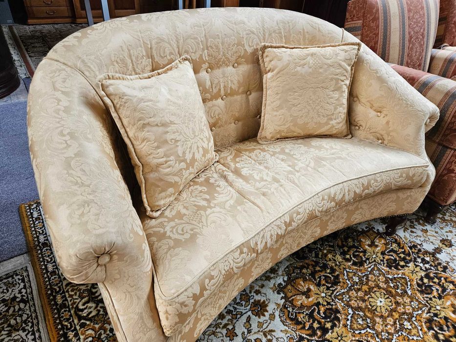 Sofá de dois lugares antigo, em óptimo estado e de excel