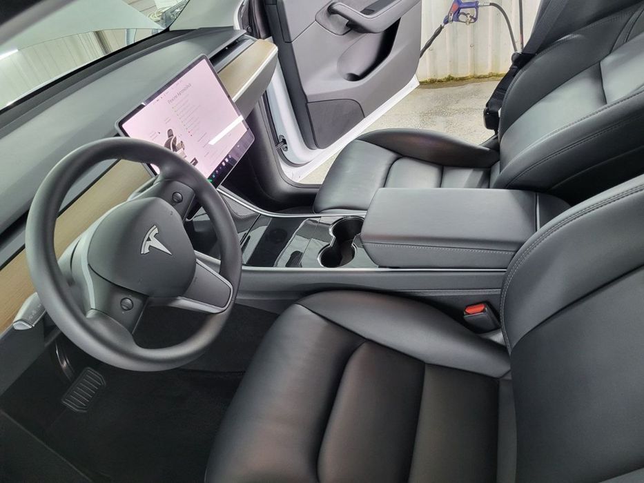 Аренда Tesla Model Y (2020 год)