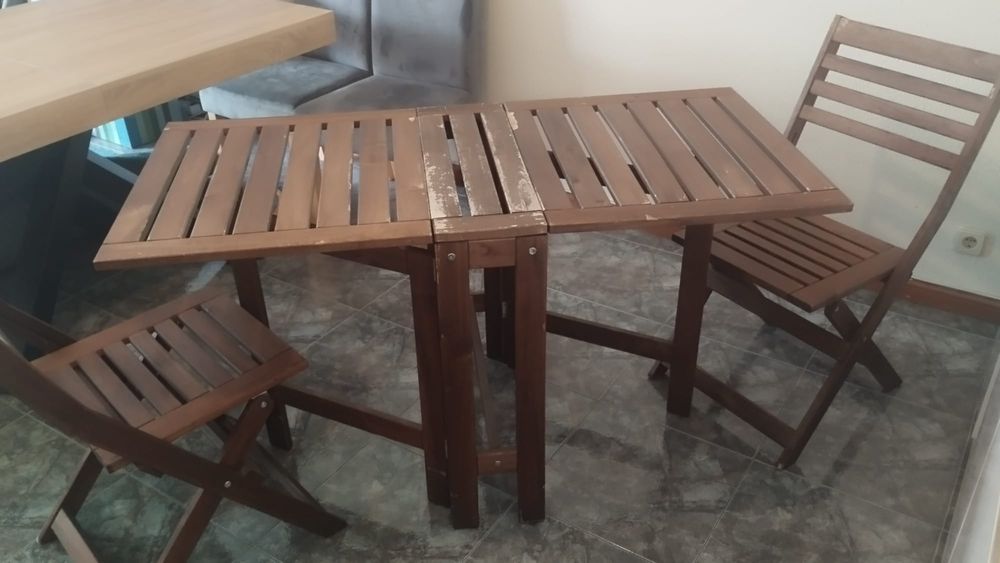 Mesa madeira com 2 cadeiras exterior