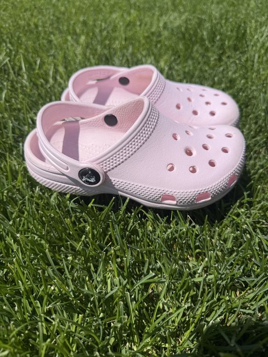 Продам Crocs на девочку
