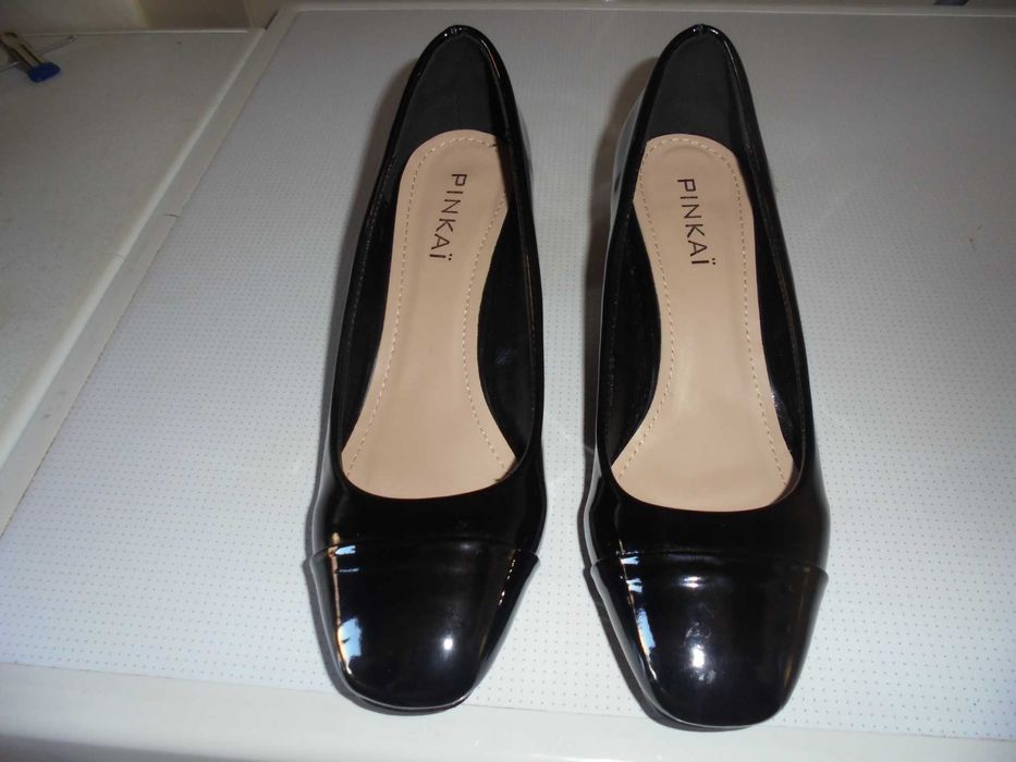 sapatos de senhora da marca PINKAI