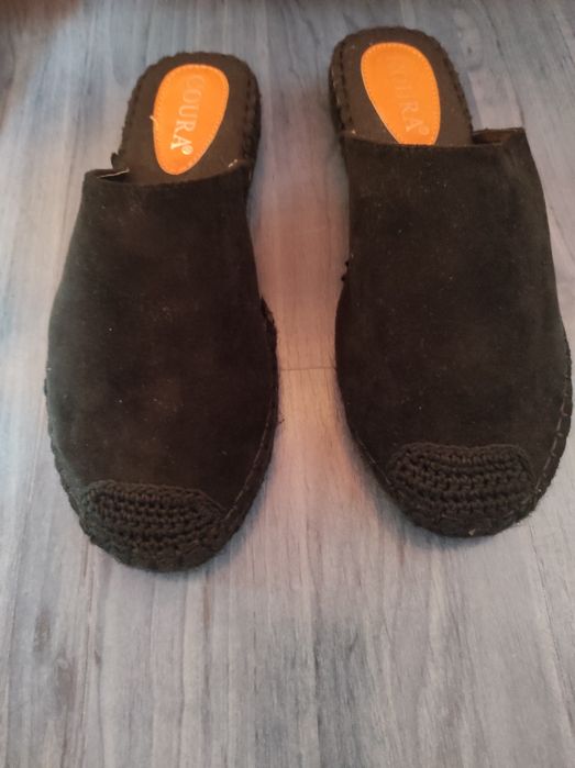 Klapki zamszowe 38
