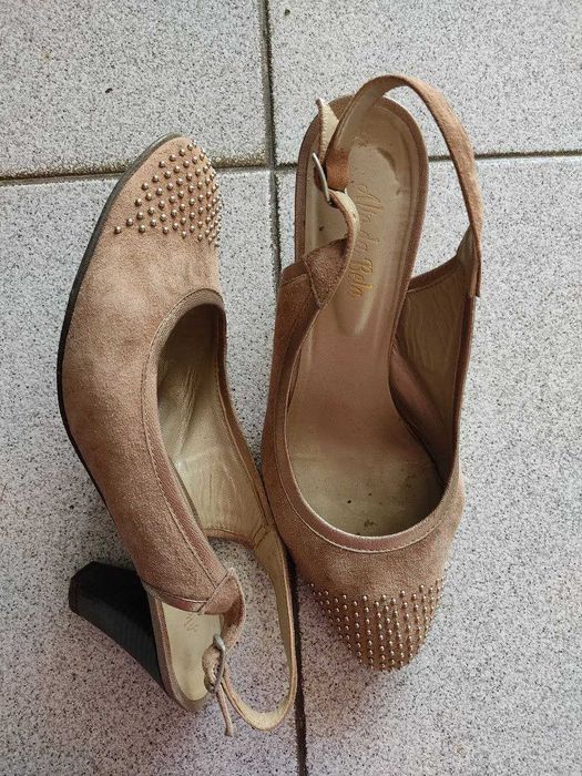 Sandália de festa com tacão