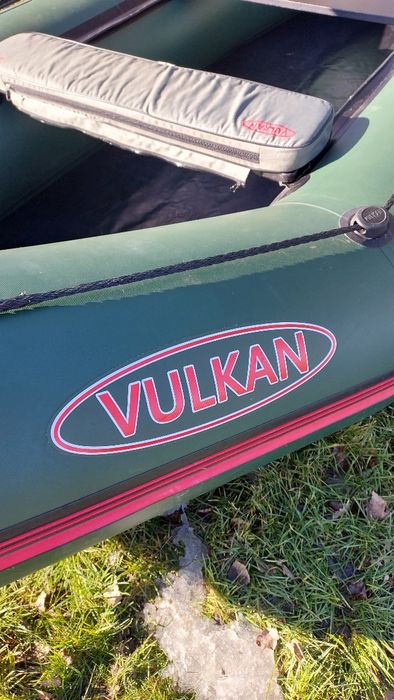 Гребний човен Vulcan  TB 285 з аірдеком