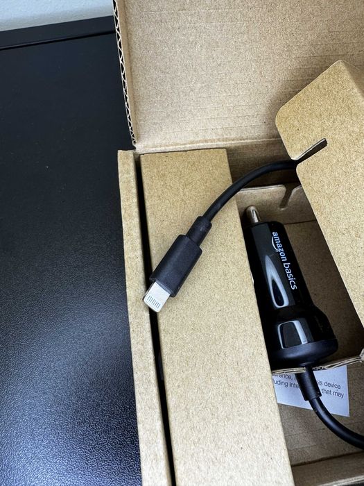 Amazon Basics - Ładowarka samochodowa ze złączem Lightning - NOWA!