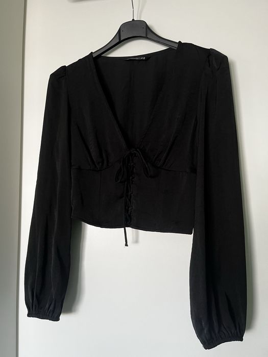 Elegancka czarna bluzka marki Stradivarius w rozmiarze XS 34