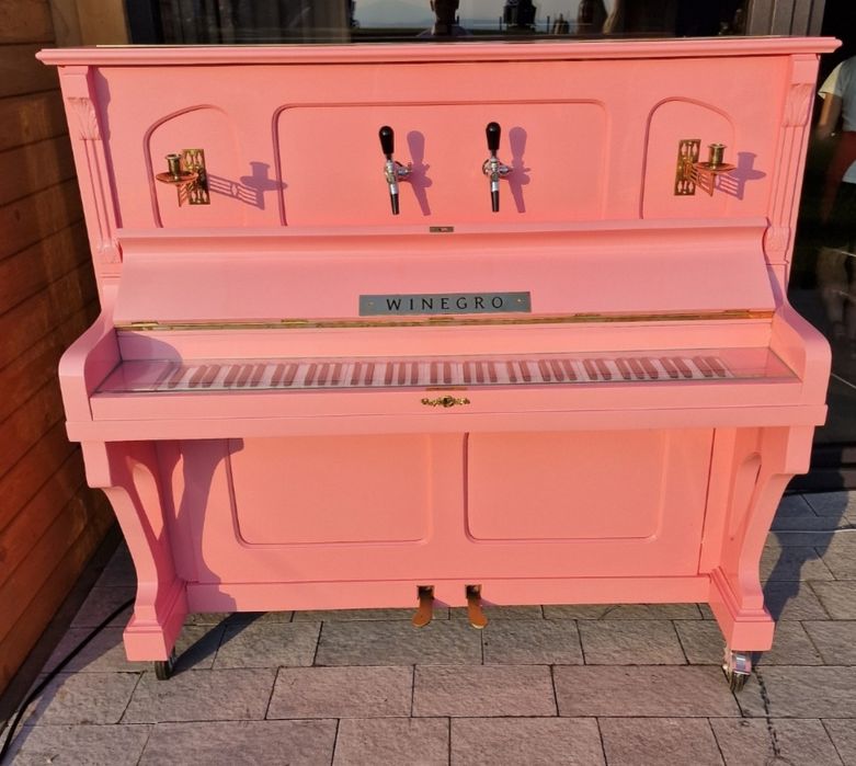 Pianino/Prosecco Bar