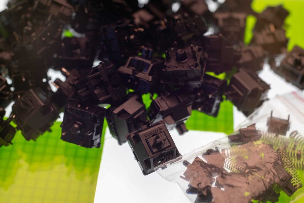 Przełączniki switche do klawiatury Vintage Cherry MX Black  65 sztuk