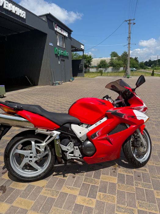 Honda VFR 800 !