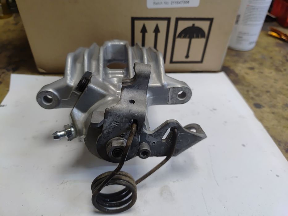 Задній правий супорт шкода октавия тур 
Шкода фабия
Фольцваген гольф4