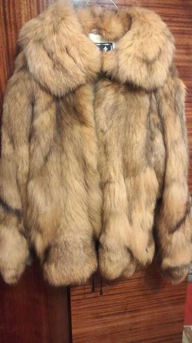 Продам полушубок з лисиці