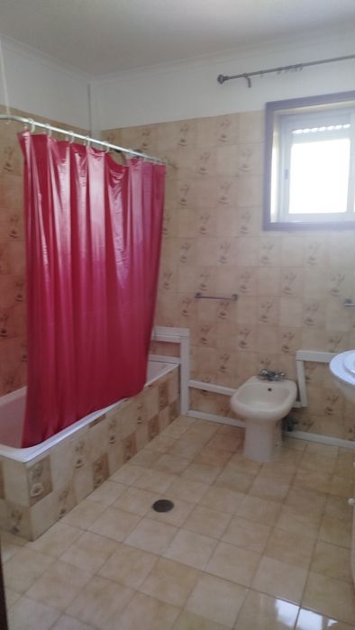 Arrendamento do 1 andar T3 de uma casa