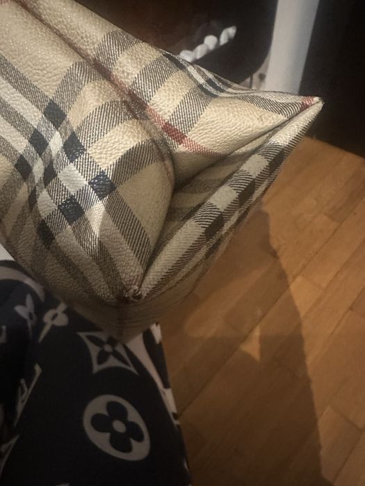 Mala Burberry modelo Antigo