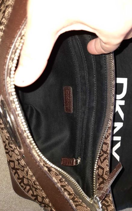 MALA DKNY (Dona Karan New York)