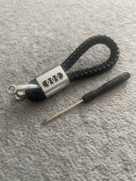 Brelok do kluczy Audi nowy plecionka