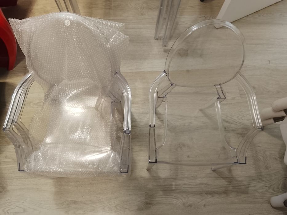 4 cadeiras criança+mesa