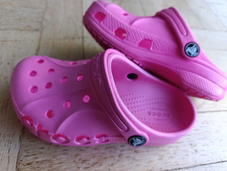 Crocs Oryginalne klapki w kolorze różowym Rozmiar c11