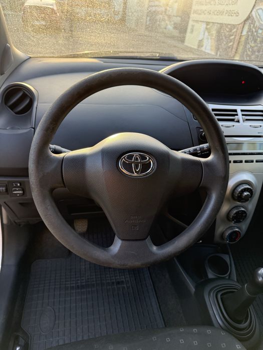 Toyota Yaris 2008