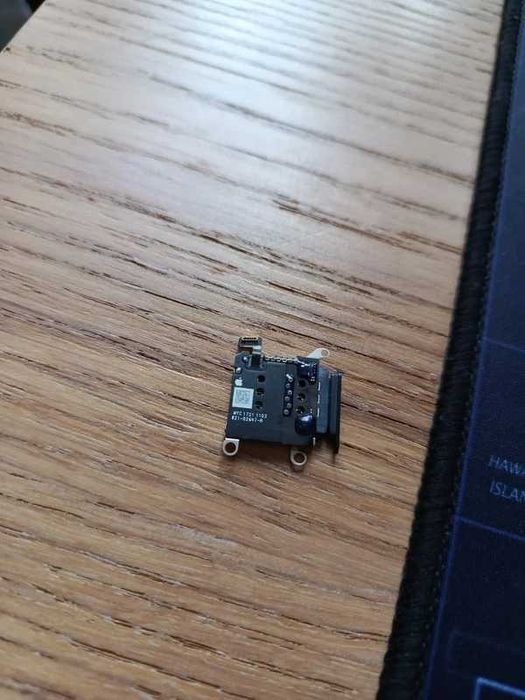 Czytnik kart sim gniazdo do iPhone 12