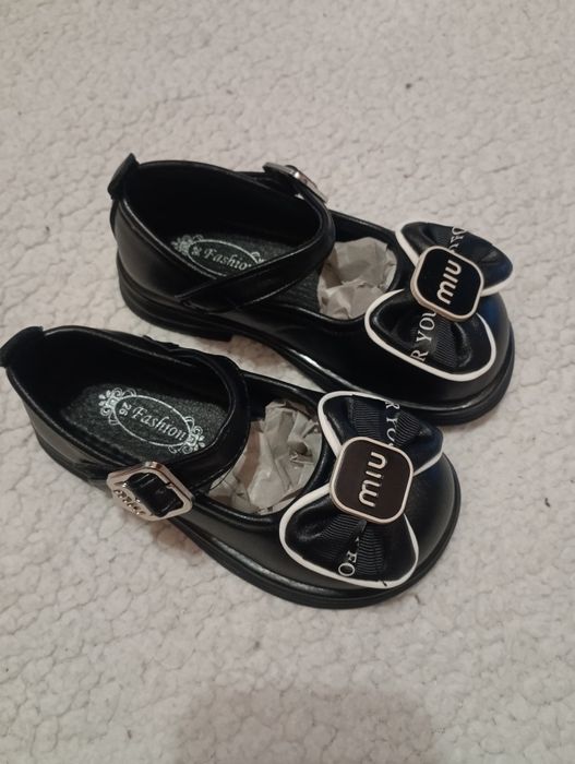 туфлі для дівчинки 25 розмір