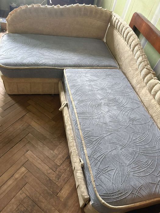 Кутовий диван розкладний