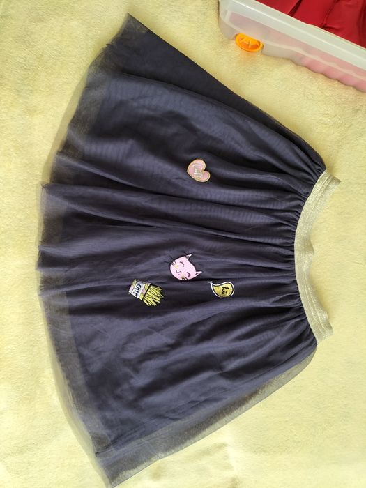 Spódnica tiulowa z naszywkami