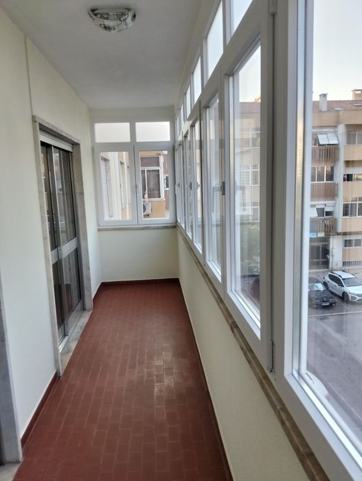 Arrenda-se T3 renovado em Odivelas com garagem