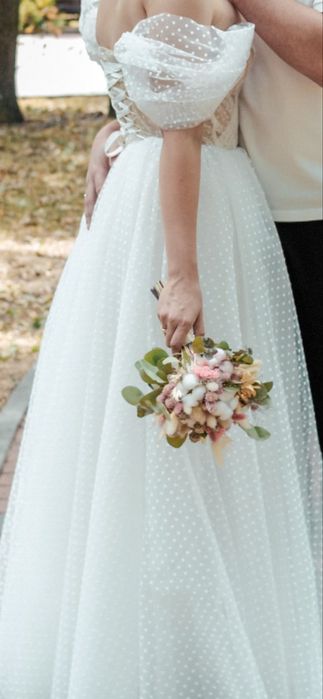 Весільна сукня з корсетом