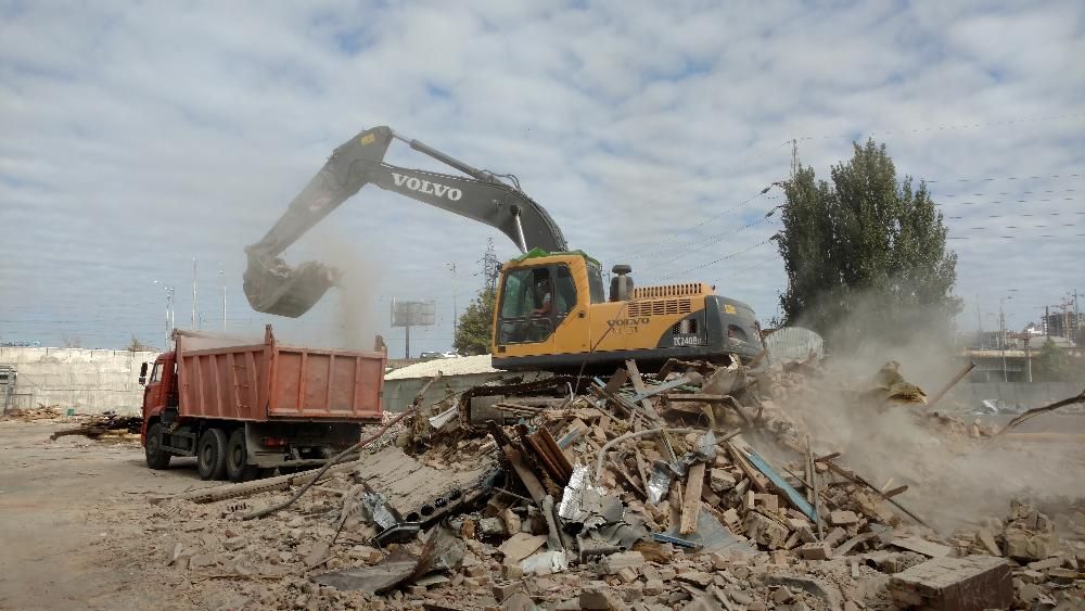 Демонтажные работы демонтаж домов стен. Вывоз строительного мусора ...