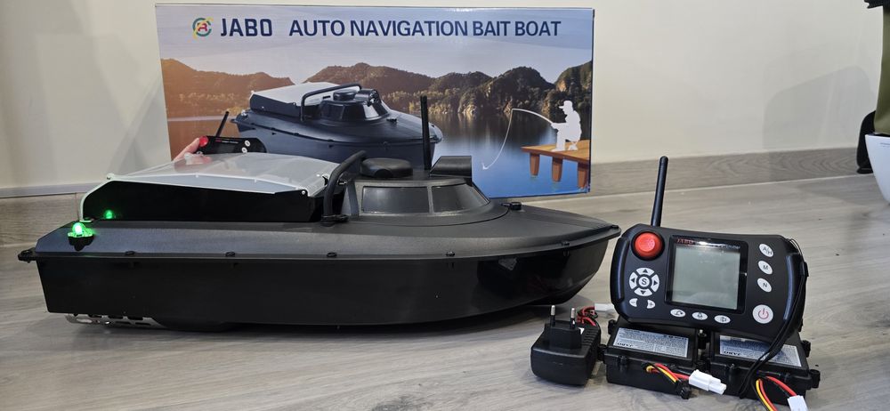 Łódka zanętowa Jabo 2BG GPS Autopilot Echosonda 10Ah 7,4v