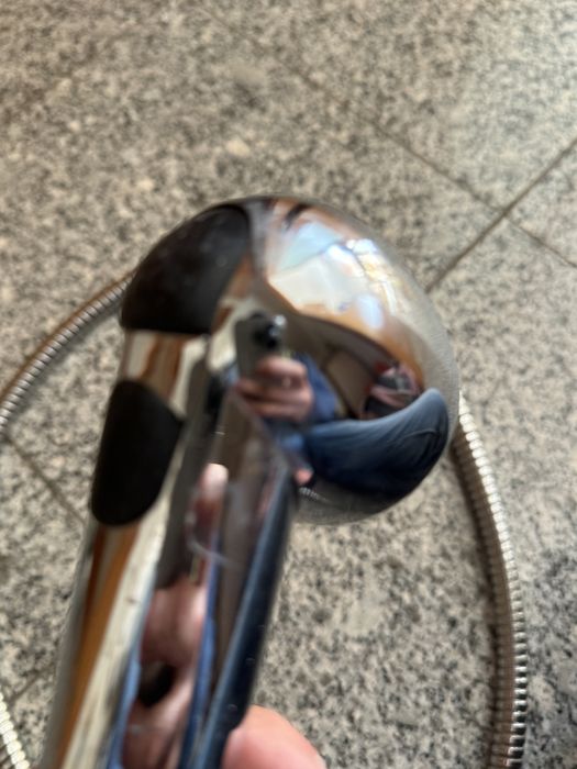 Chuveiro e bicha de torneira de cozinha