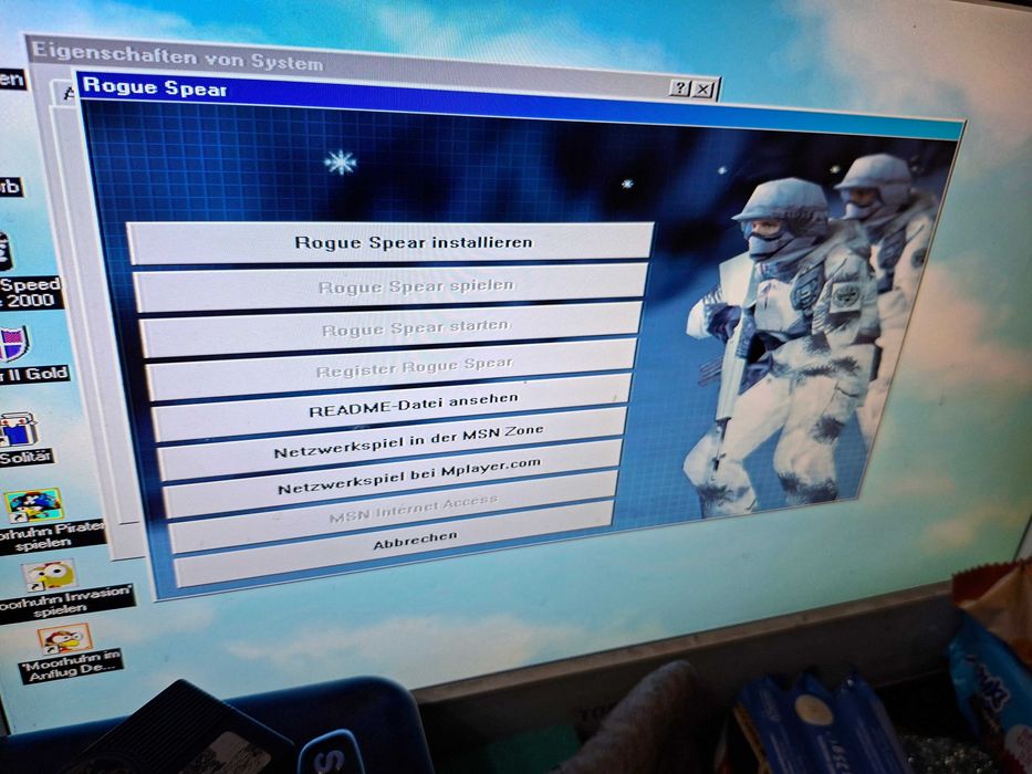 Stary retro komputer stacjonarny Creative