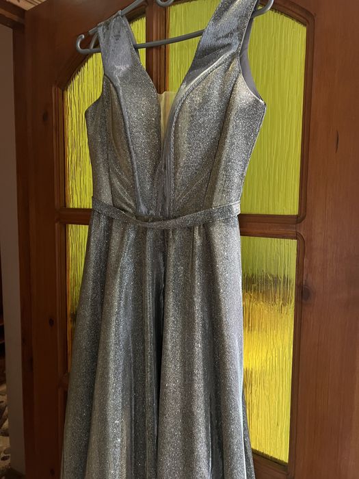 Випускна сукня