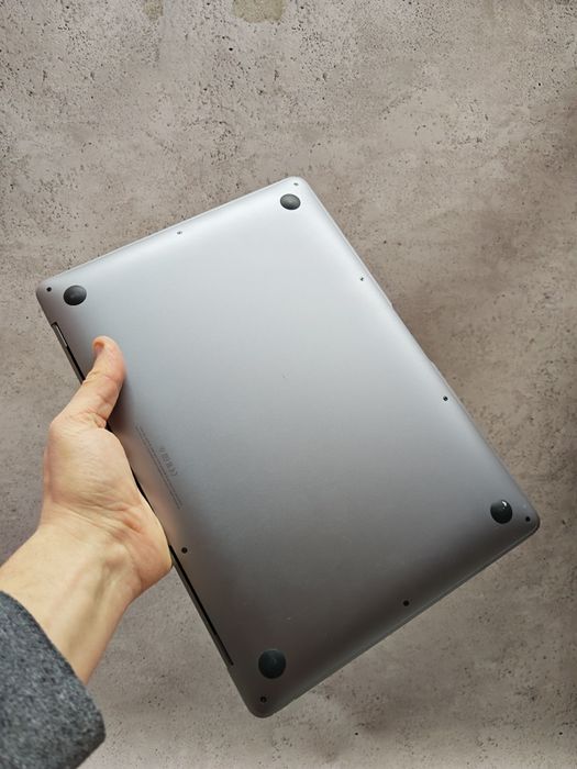Apple Macbook M1 2020р 13.3" . Стан ідеал. Повний комплект.